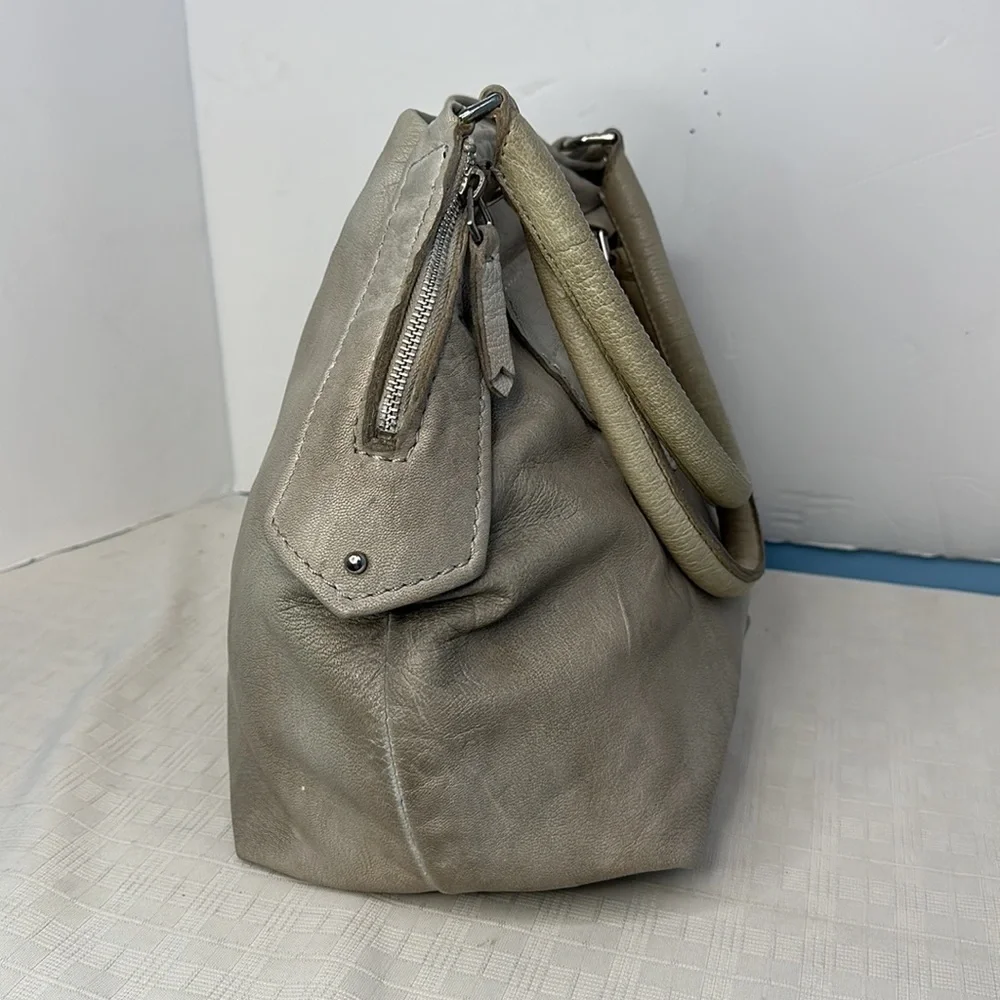 LIEBESKIND BERLIN KUMBA  light grey Goat Skin Studded Bag